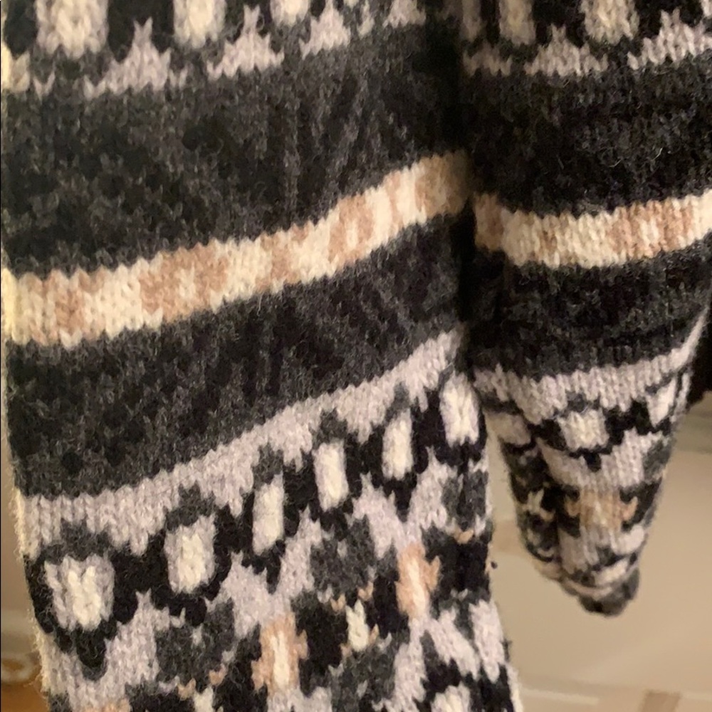 Sweater - Picture 4 of 4